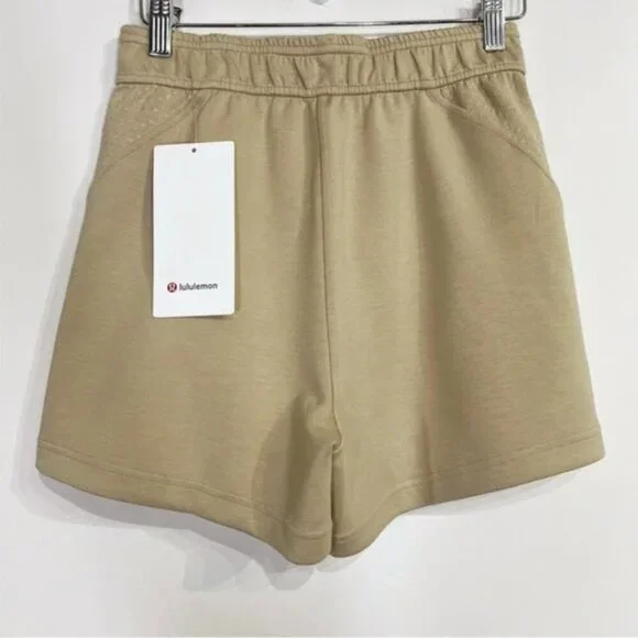 Lululemon NWT Embossed Panel High-Rise Short 4" Trench - Picture 6 of 14